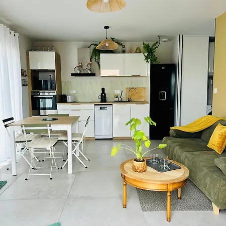 Apartmán Maison, Privative, Lumineuse, Surequipee Terrasse Et Parking *