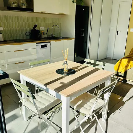 Apartmán Maison, Privative, Lumineuse, Surequipee Terrasse Et Parking